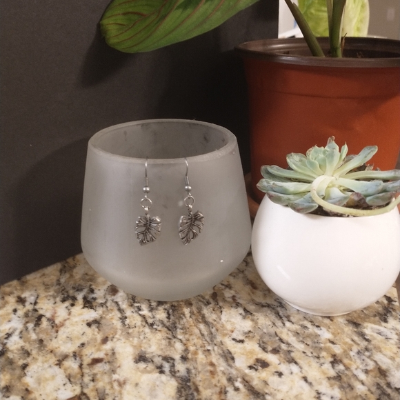 Earrings - Picture 4 of 10